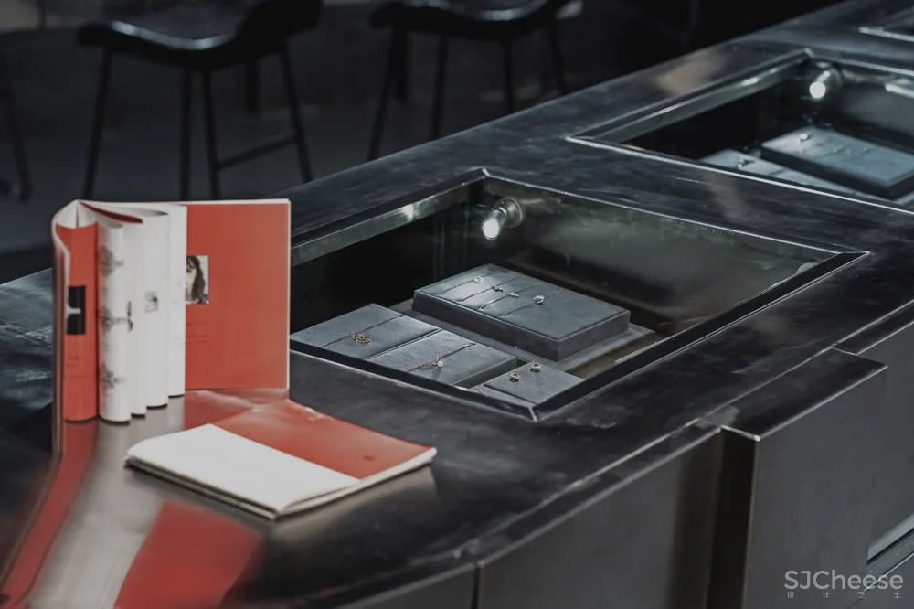 梵誓苏州诚品店 / 平介设计