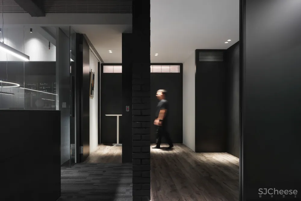 首发 | 台湾分子室内设计,The Black in Box / 盒子裡的灰