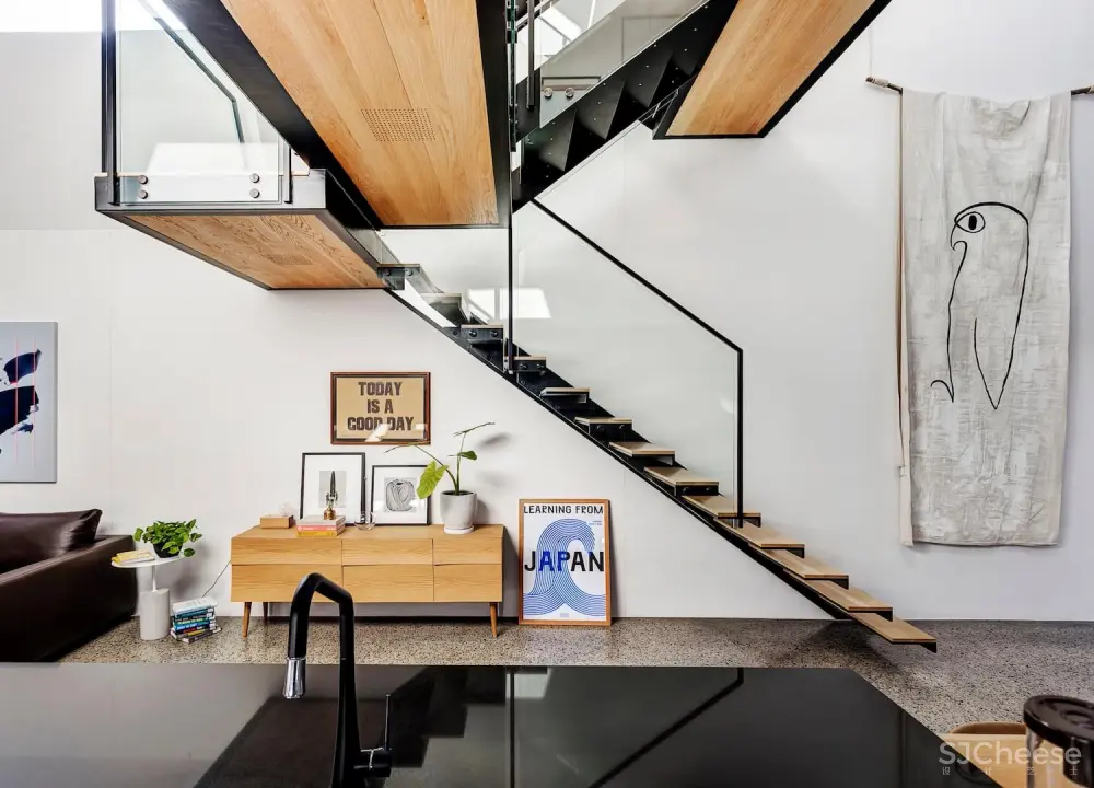 Andrew Maynard | 墨尔本简约阳光阁楼设计