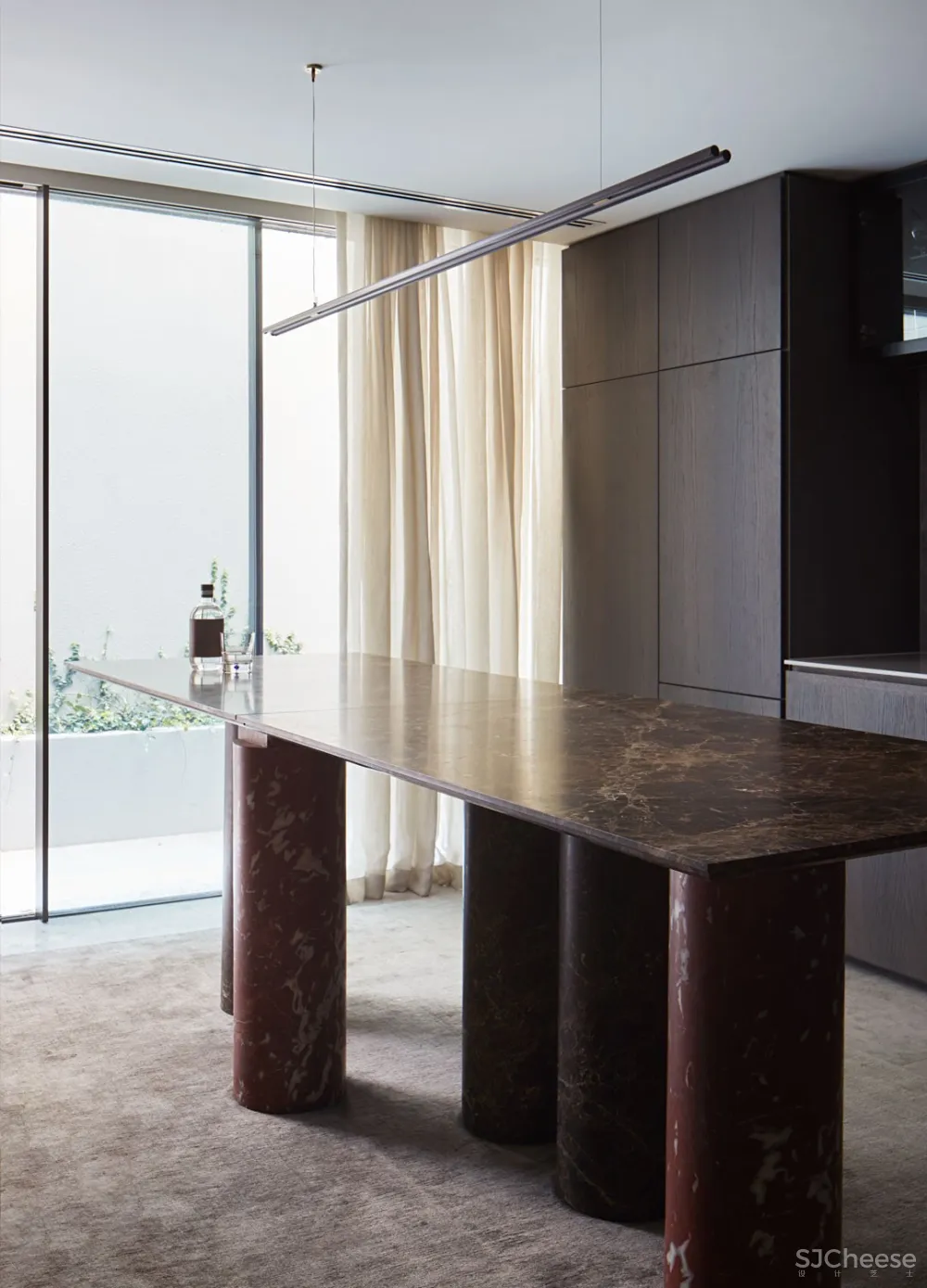 首发 | Hecker Guthrie设计事务所,墨尔本Shou-sugi-ban住宅