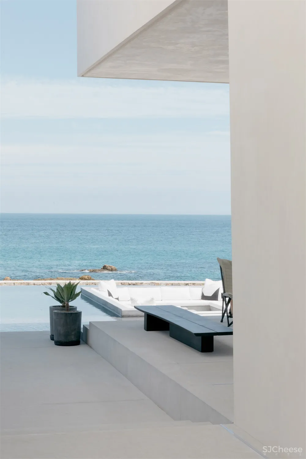 墨西哥度假小镇艺术收藏者的白色沙滩别墅