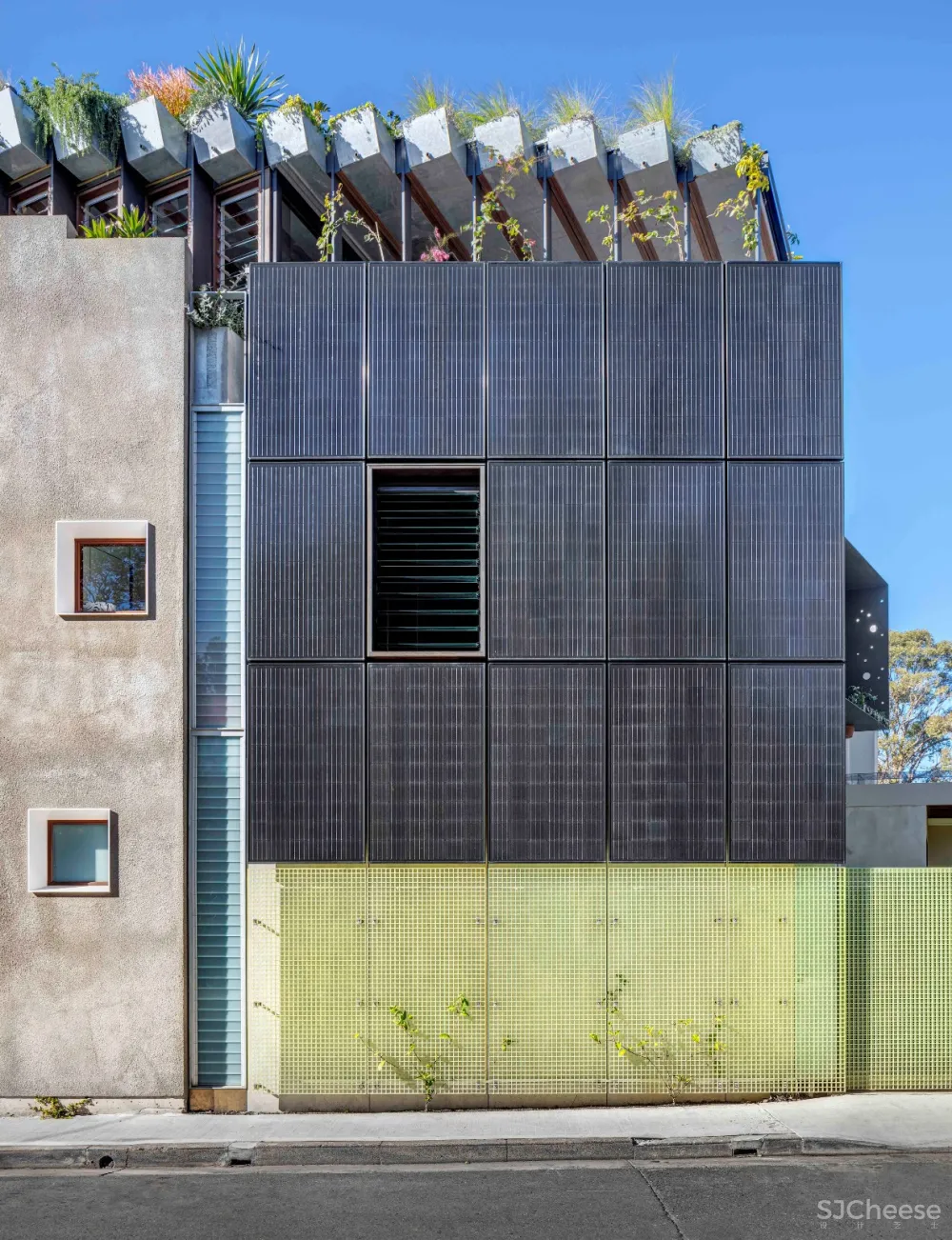 首发 | CplusC Architecture Firm事务所,市中心的丛林小屋