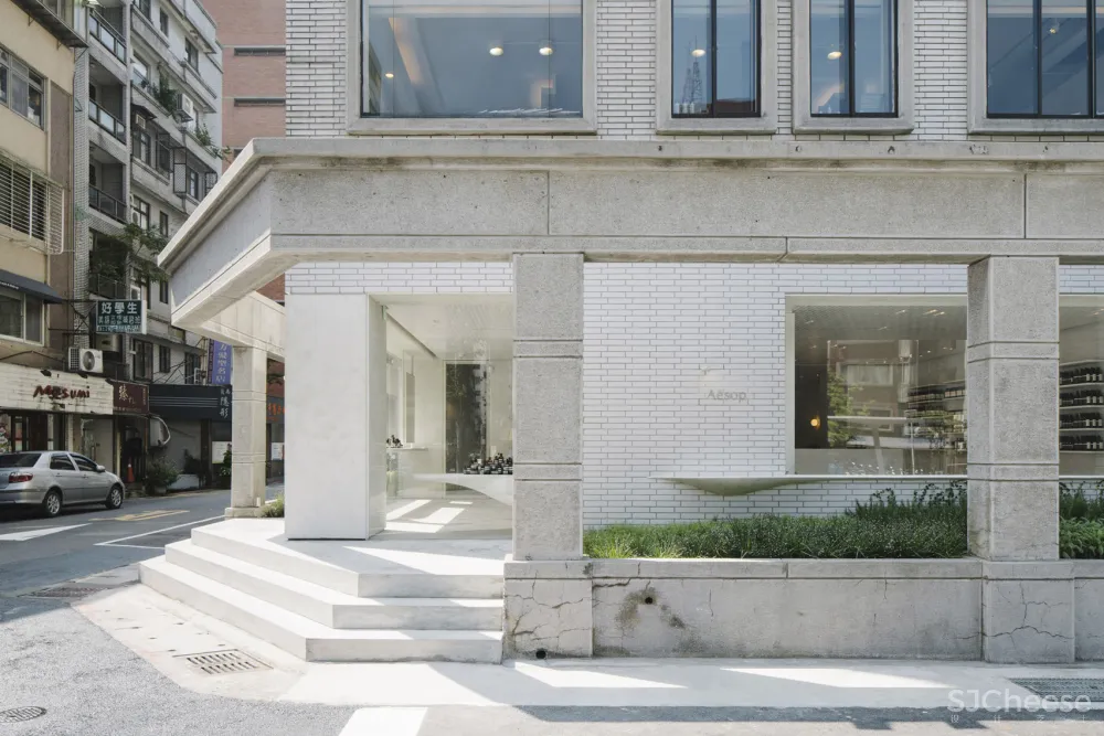 Mlkk Studio | 两间伊索Aesop店面设计