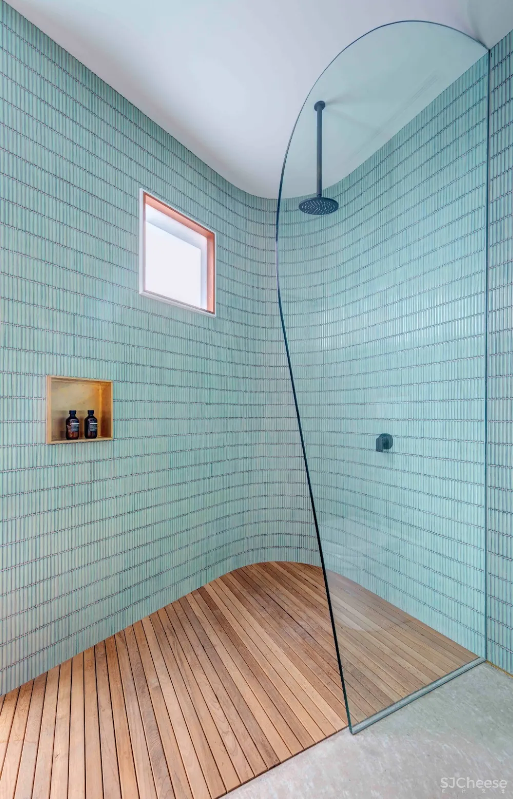 首发 | CplusC Architecture Firm事务所,市中心的丛林小屋