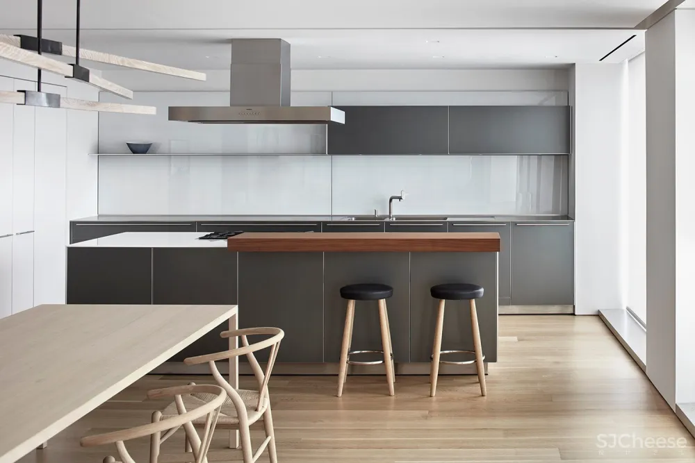 约克维尔公寓套房,多伦多 / Akb Architects