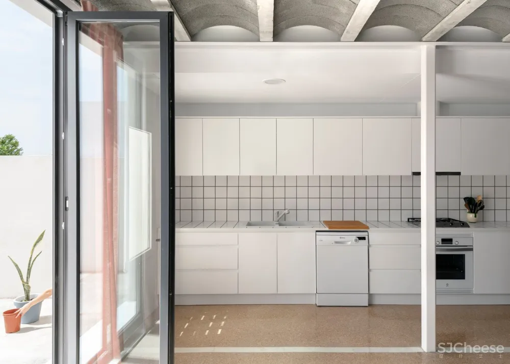 首发 | CRUX arquitectos设计,西班牙REI House简约住宅