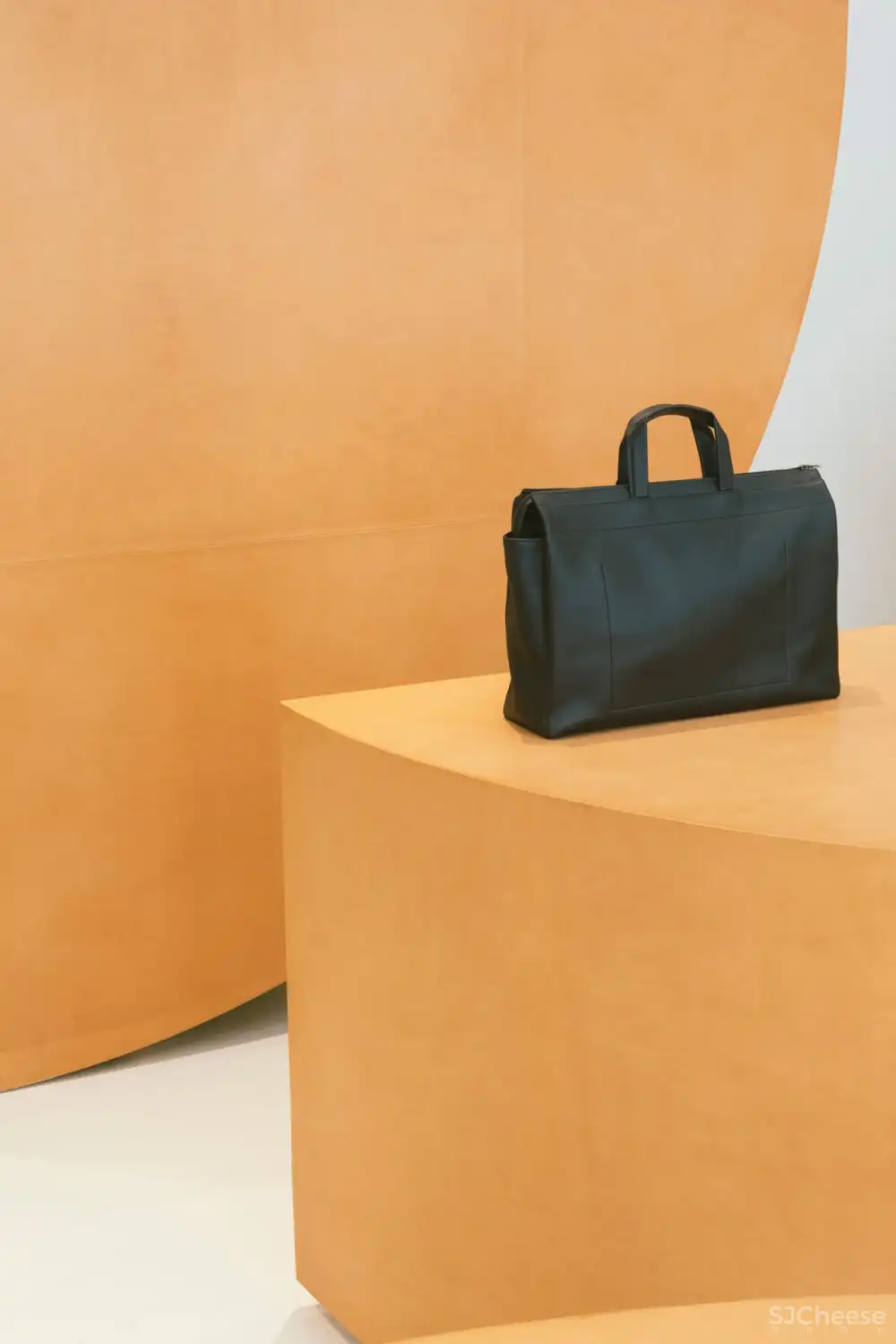 Bernard Dubois | 巴黎皮具品牌Isaac Reina精品店