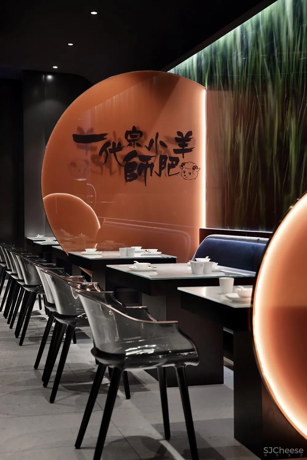 【艺鼎新作·小肥羊】： 清风入夜过草原，正是吃羊好时间