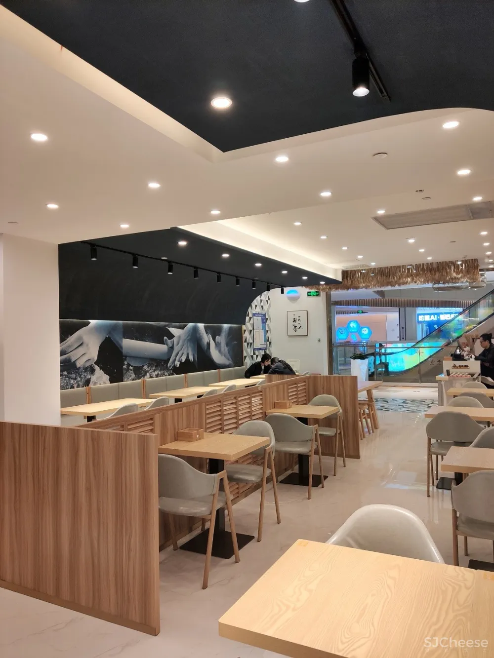 一家打造“差异化”的纯手工水饺店