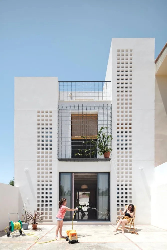 首发 | CRUX arquitectos设计,西班牙REI House简约住宅