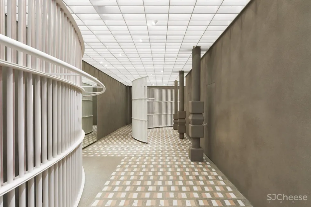 首发 | Casper Mueller Kneer Architects设计,伦敦旗舰自画像独立商店