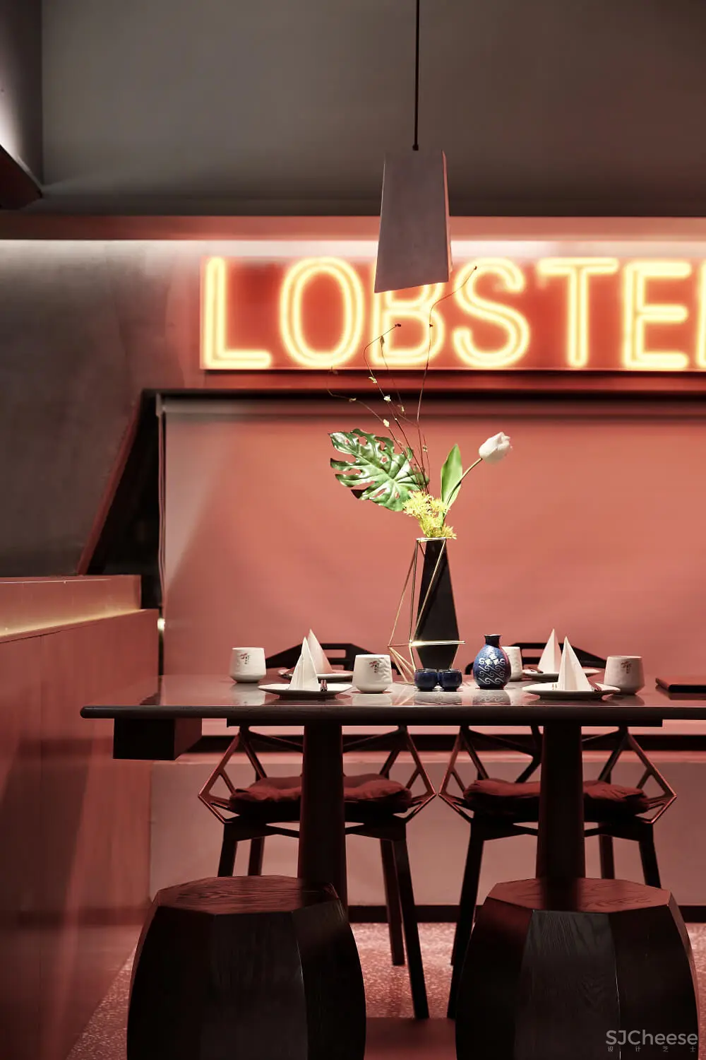 艺鼎新作 | 坚硬的外壳里，藏着鲜嫩的虾肉-虾胡闹