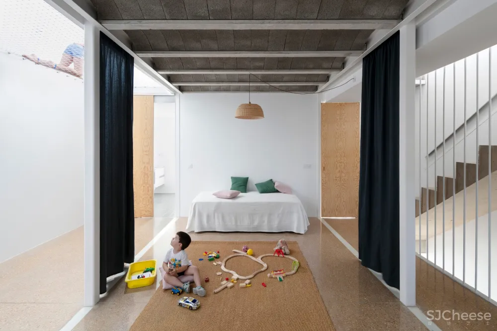 首发 | CRUX arquitectos设计,西班牙REI House简约住宅