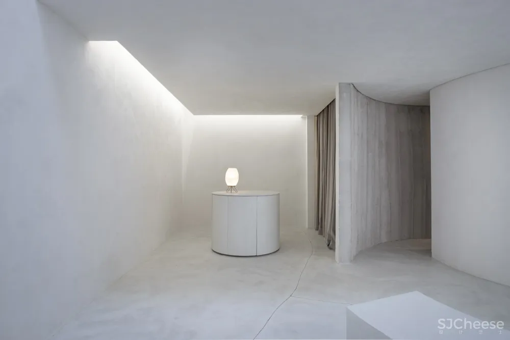 首发 | MNMA studio设计,巴西极简主义Selo品牌手工鞋店