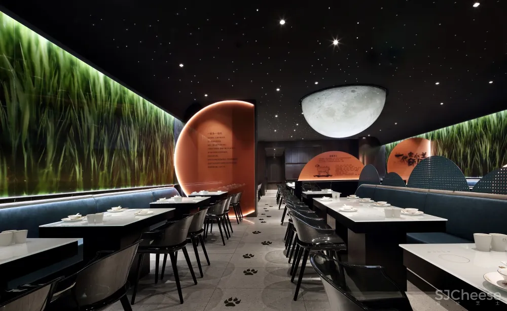 【艺鼎新作·小肥羊】： 清风入夜过草原，正是吃羊好时间