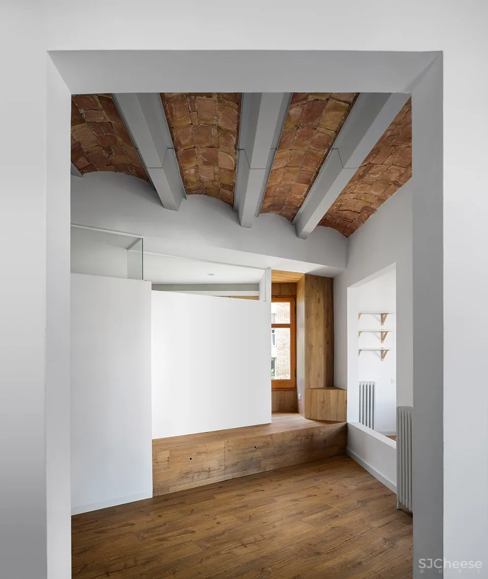 AUSIÀS MARCH公寓改造,巴塞罗那 / Hiha Studio