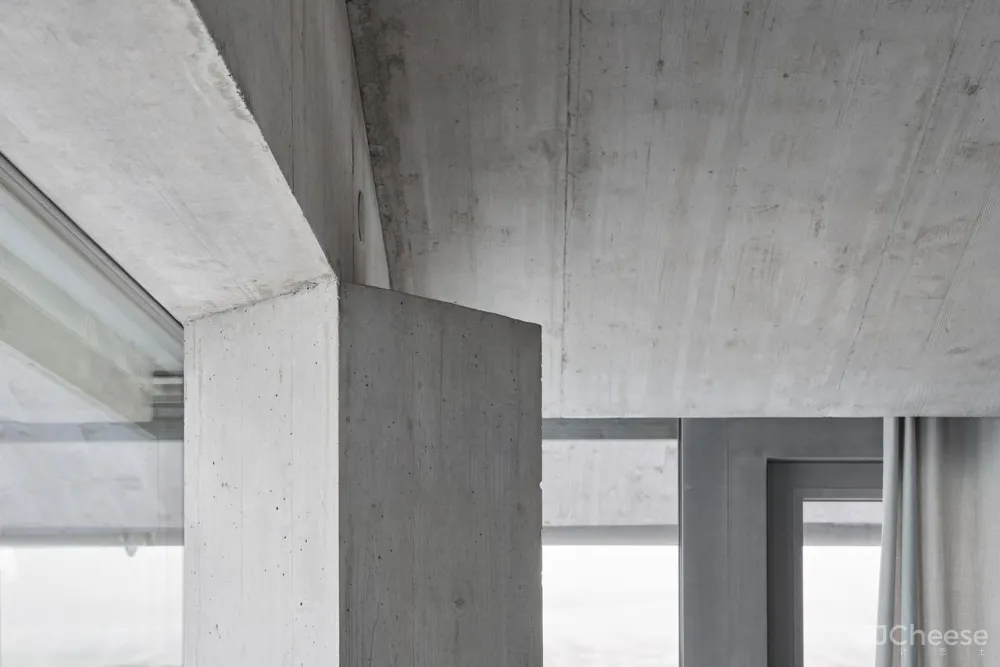 Nickisch Walder | 瑞士Graubunden混凝土住宅