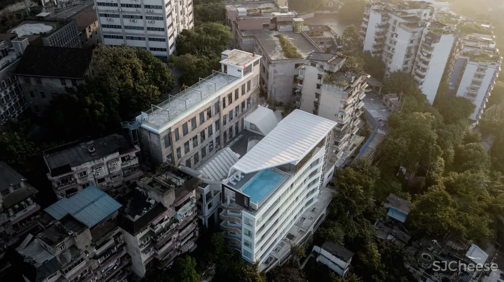 《嫁衣的裙摆》-重庆印制一厂山鬼精品酒店改造 / 寻常设计