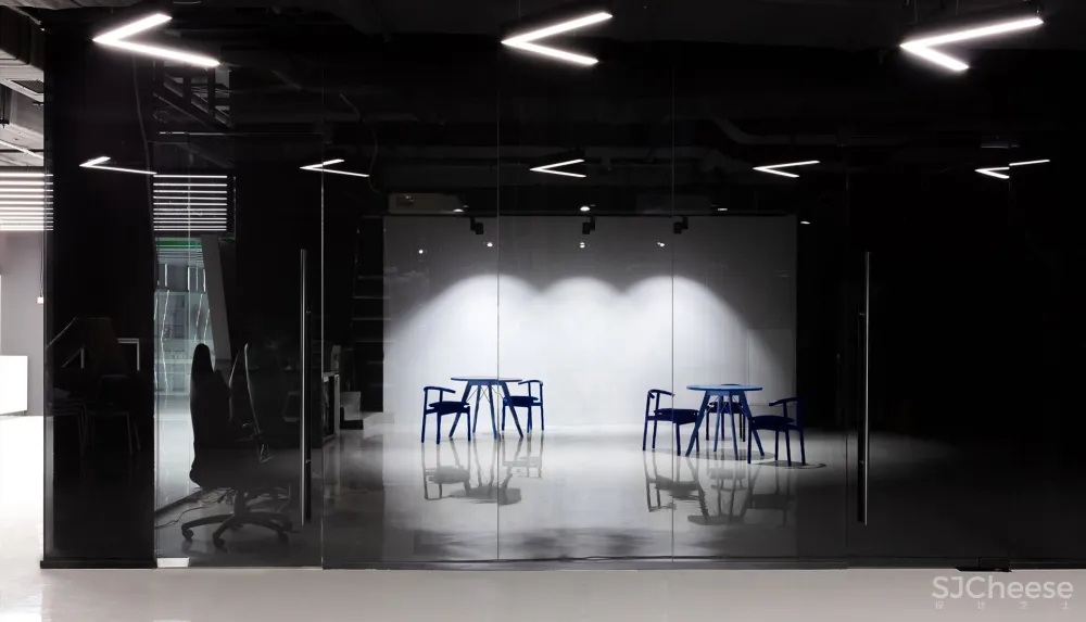 Julia Mikulina | 莫斯科某电竞空间设计