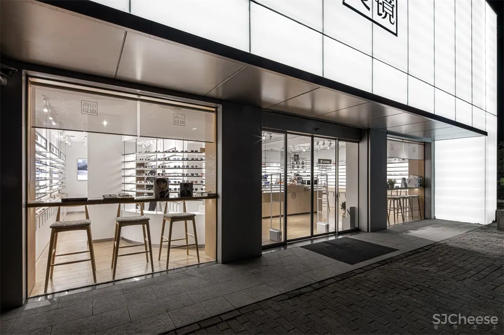 NAN Architects | 青山良镜-眼镜之都的“光之盒”