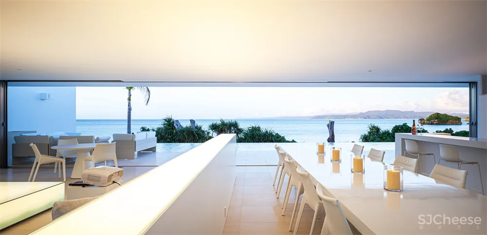 Shinichi Ogawa & Associates l 日本白色简约海滨别墅