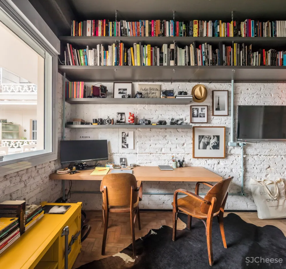 首发 | SuperLimao在圣保罗的公寓中加入了大胆的色彩和历史元素