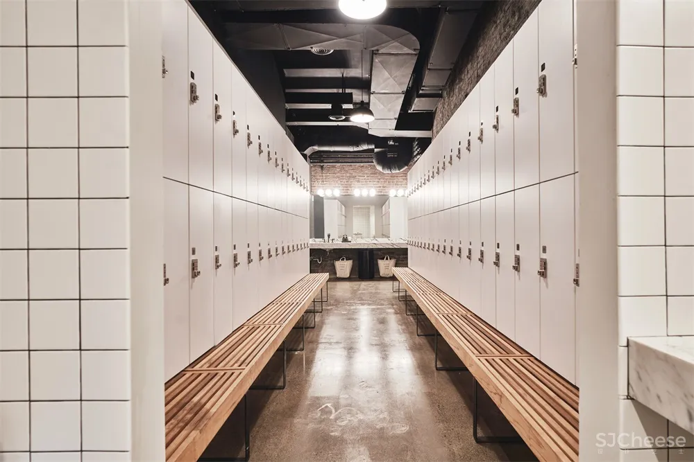 Verona Carpenter | 布鲁克林某厂房改造spa浴场