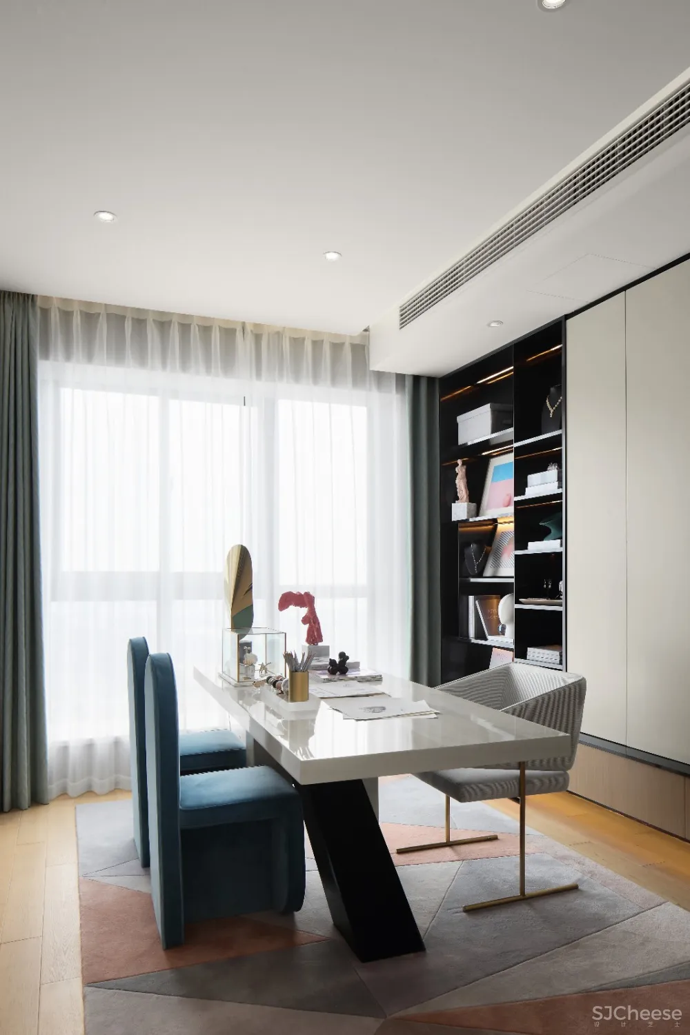 西安上城双钥匙LOFT样板房 — 真正的理想居所 / 大铄设计