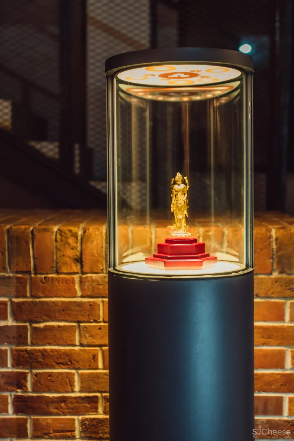 DISPLAY | 内心有光,悦见真我