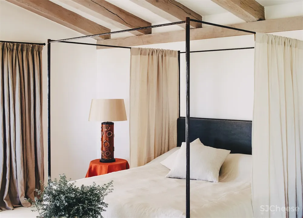 Hollie Bowden l 西班牙Es Cubells海岛住宅