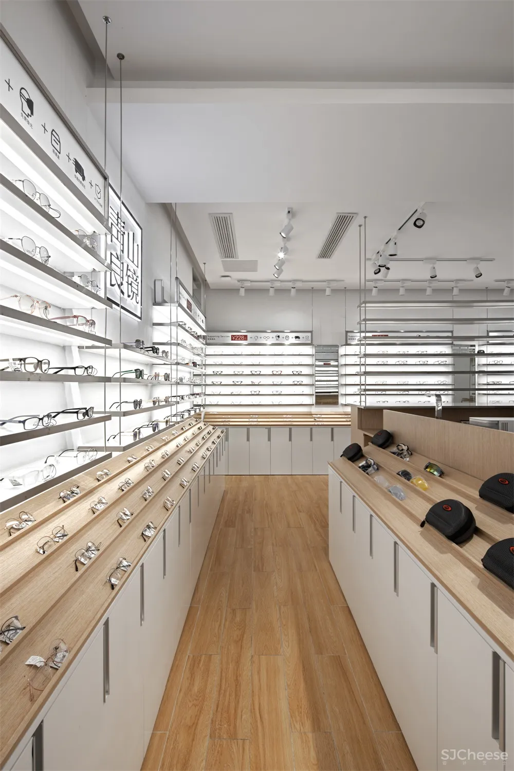 NAN Architects | 青山良镜-眼镜之都的“光之盒”