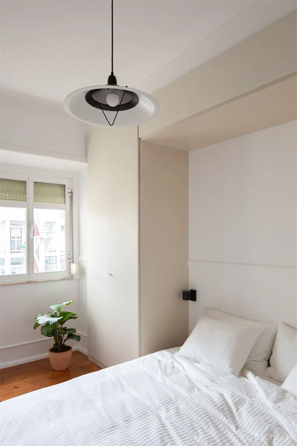 Lola Cwikowski l 葡萄牙Penha de france极简公寓