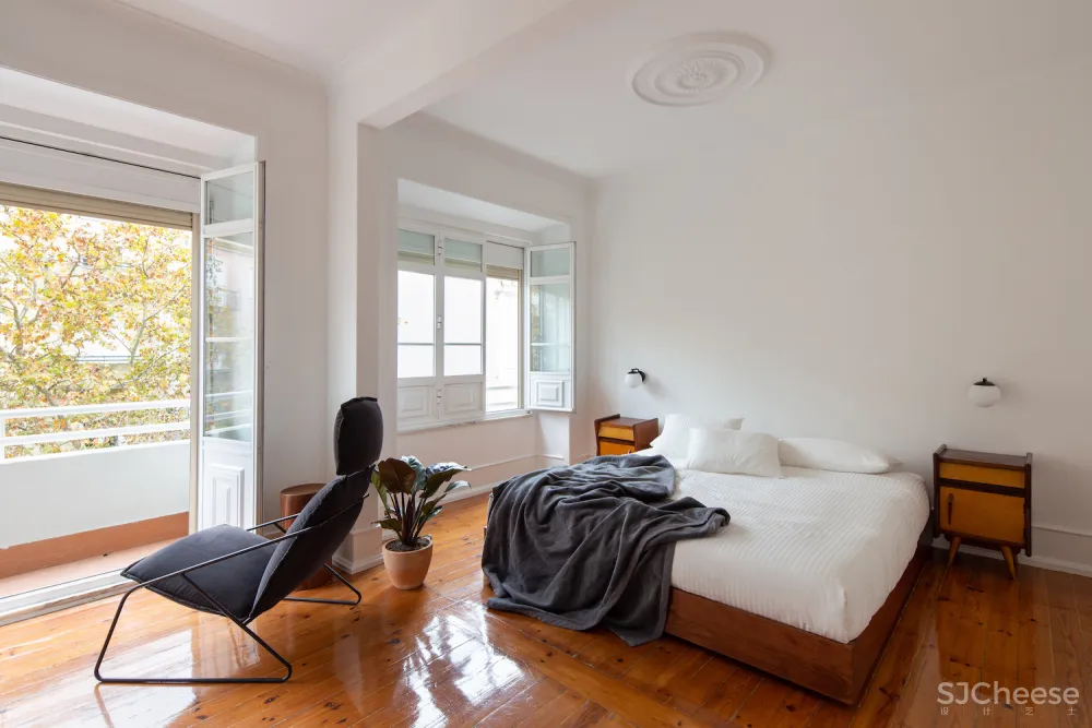 Lola Cwikowski l 葡萄牙Penha de france极简公寓