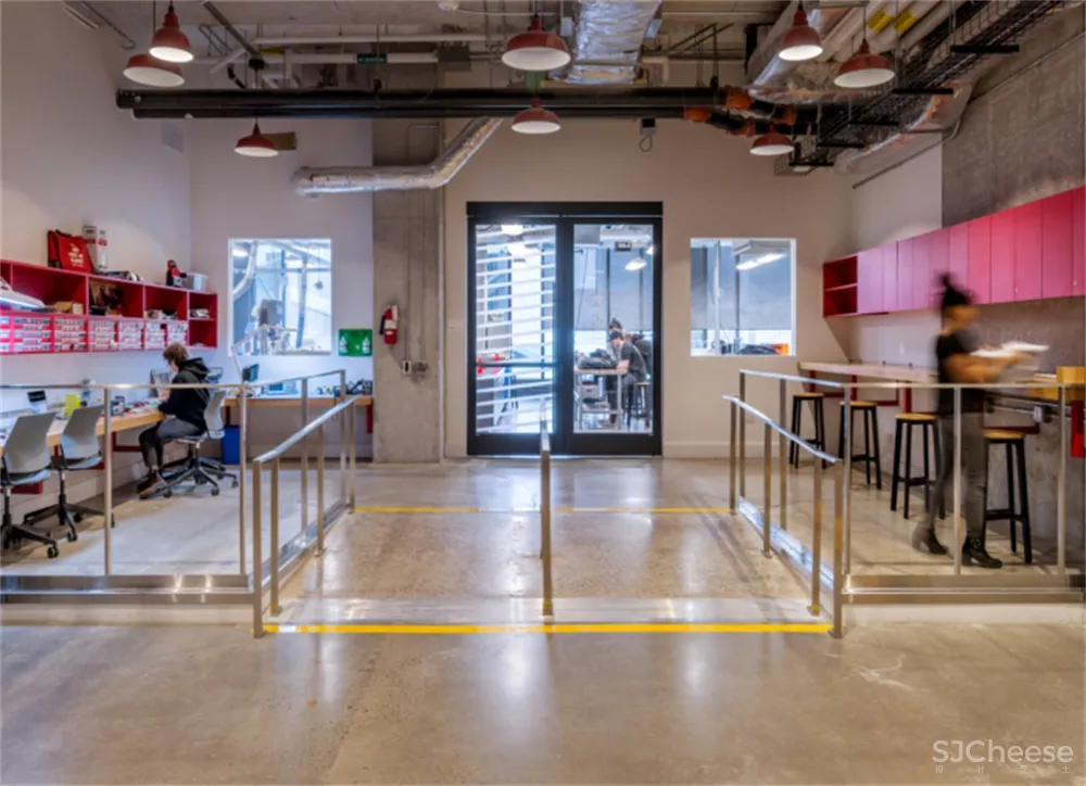 Quadrangle l 多伦多一家专注艺术的联合办公室