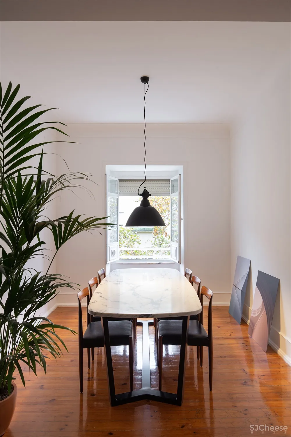 Lola Cwikowski l 葡萄牙Penha de france极简公寓