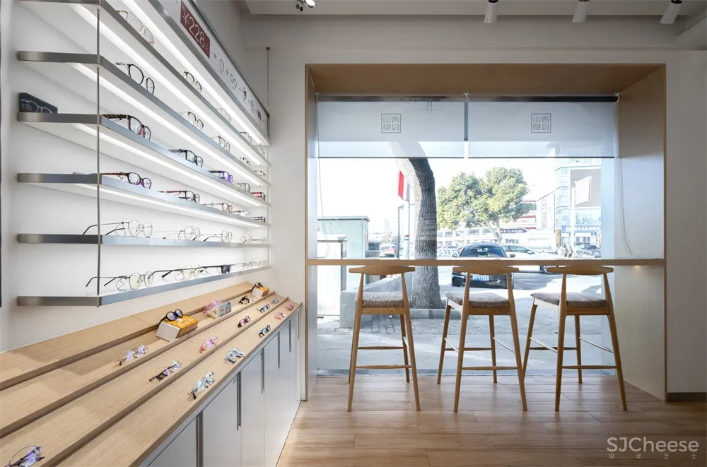 NAN Architects | 青山良镜-眼镜之都的“光之盒”