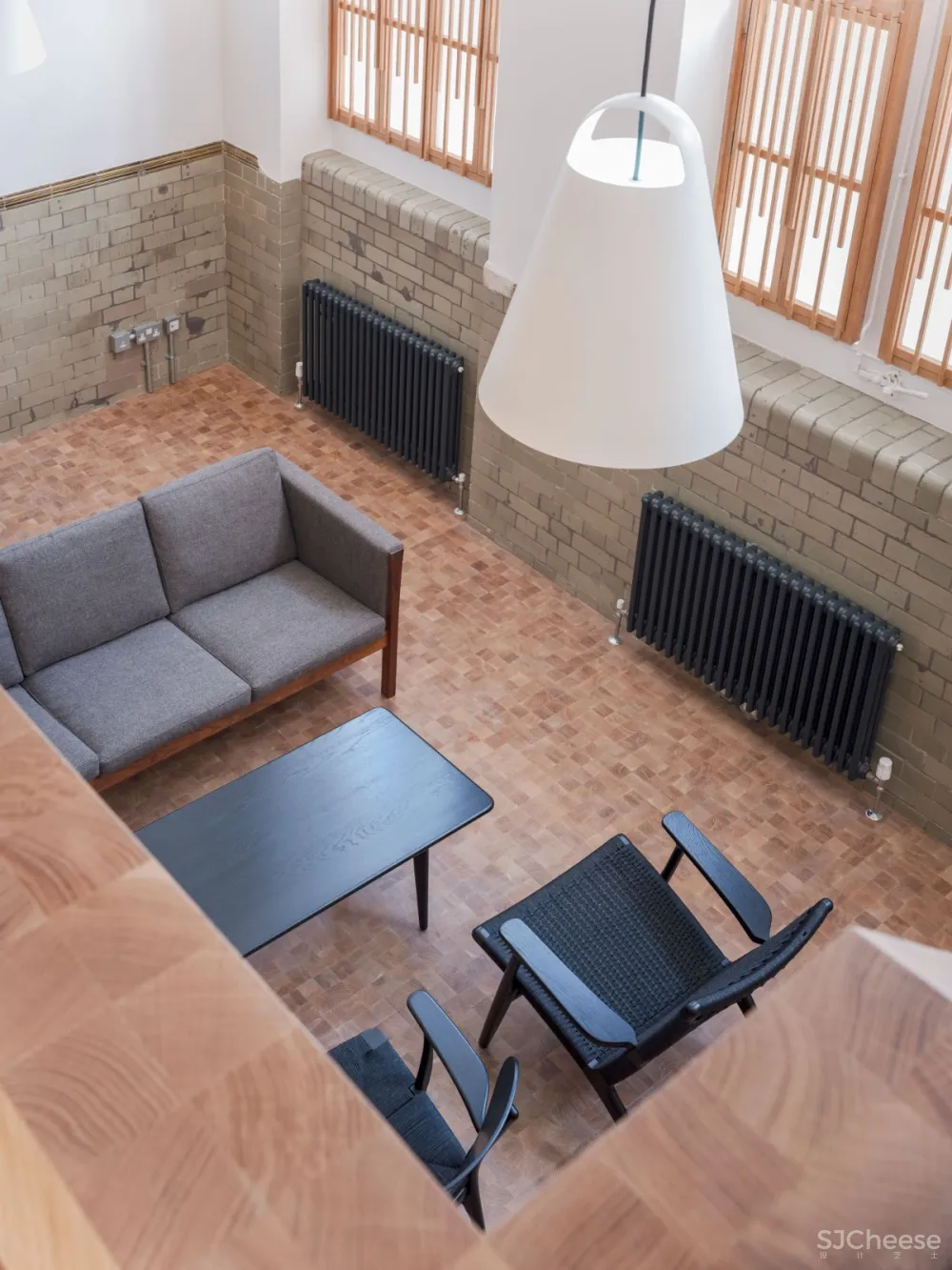 首发 | COFFEY ARCHITECTS设计,伦敦公寓翻新覆盖了数千块实木块