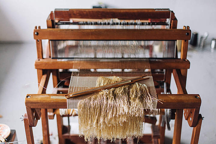 走进编织艺术家JUSTINE ASHBEE的工作室