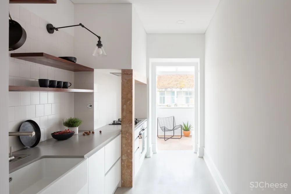 Lola Cwikowski l 葡萄牙Penha de france极简公寓