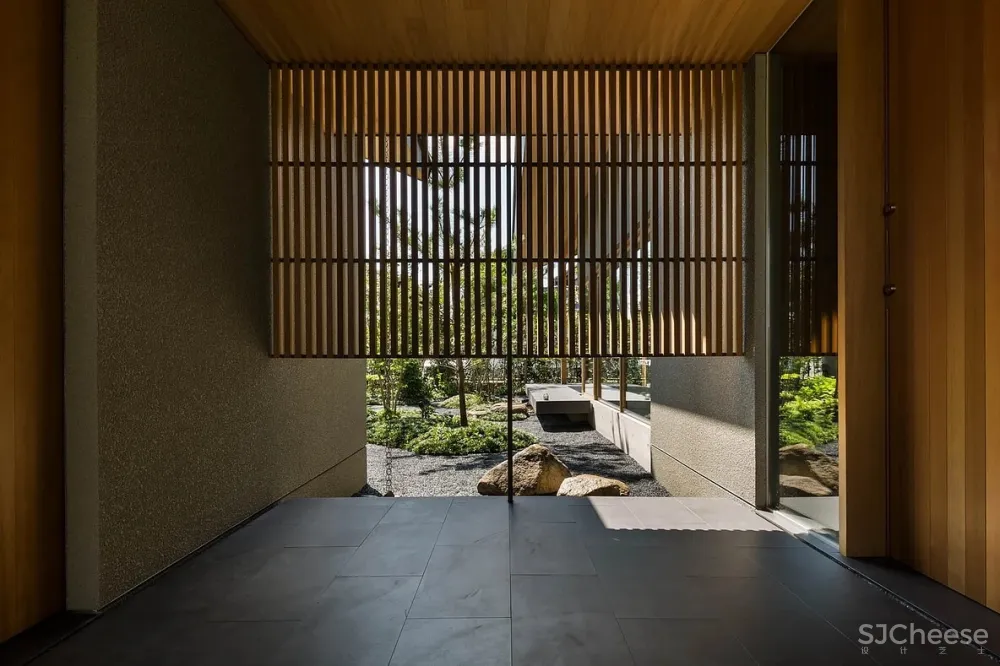 上町研究所 | 千年古迹边上的现代日式住宅