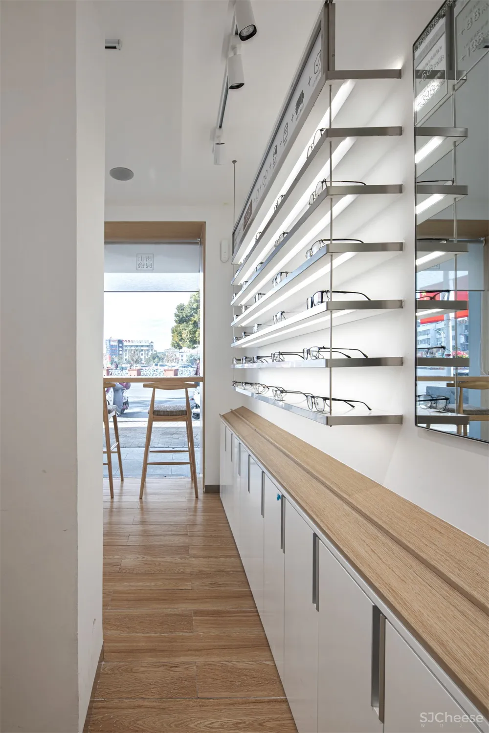 NAN Architects | 青山良镜-眼镜之都的“光之盒”