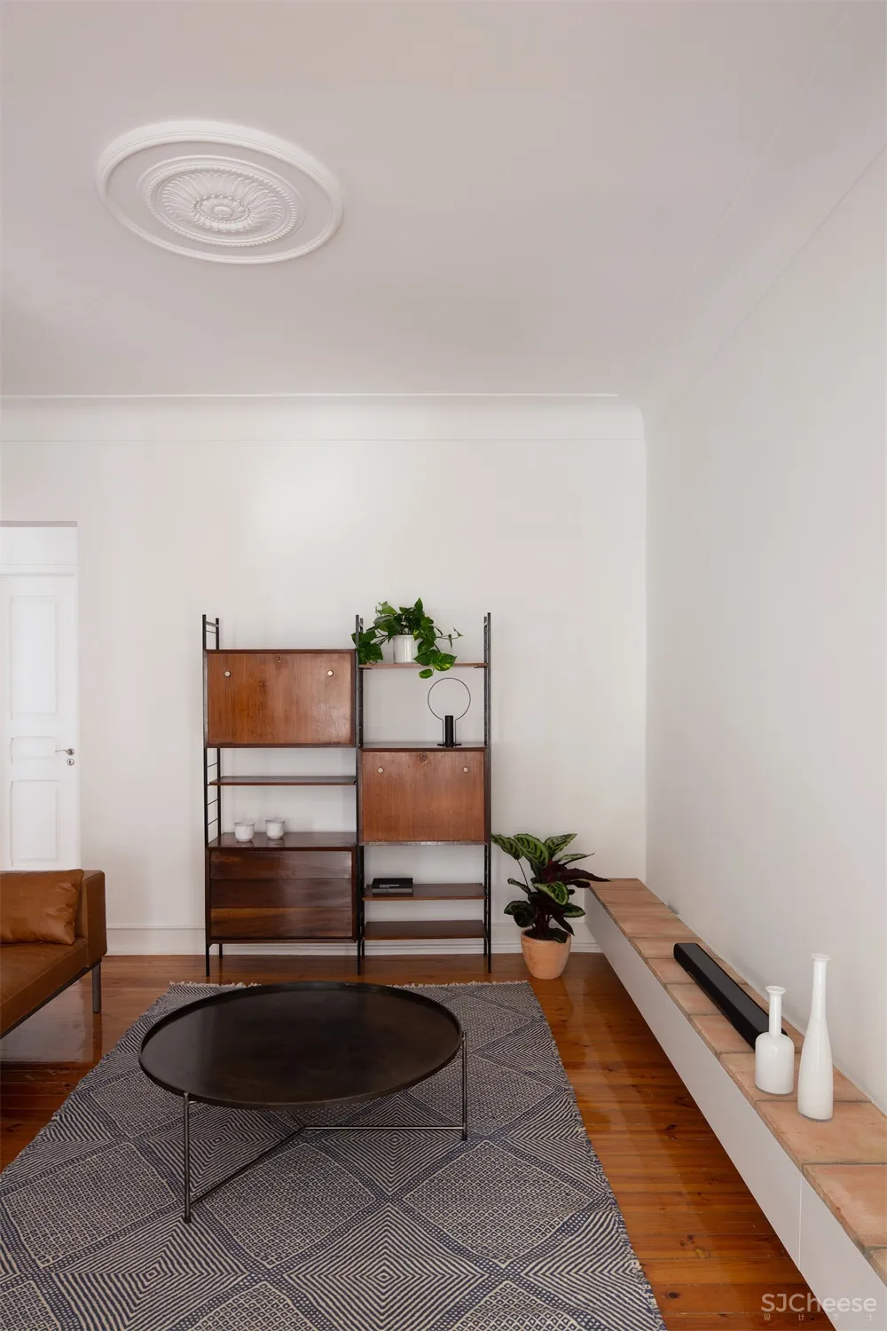 Lola Cwikowski l 葡萄牙Penha de france极简公寓