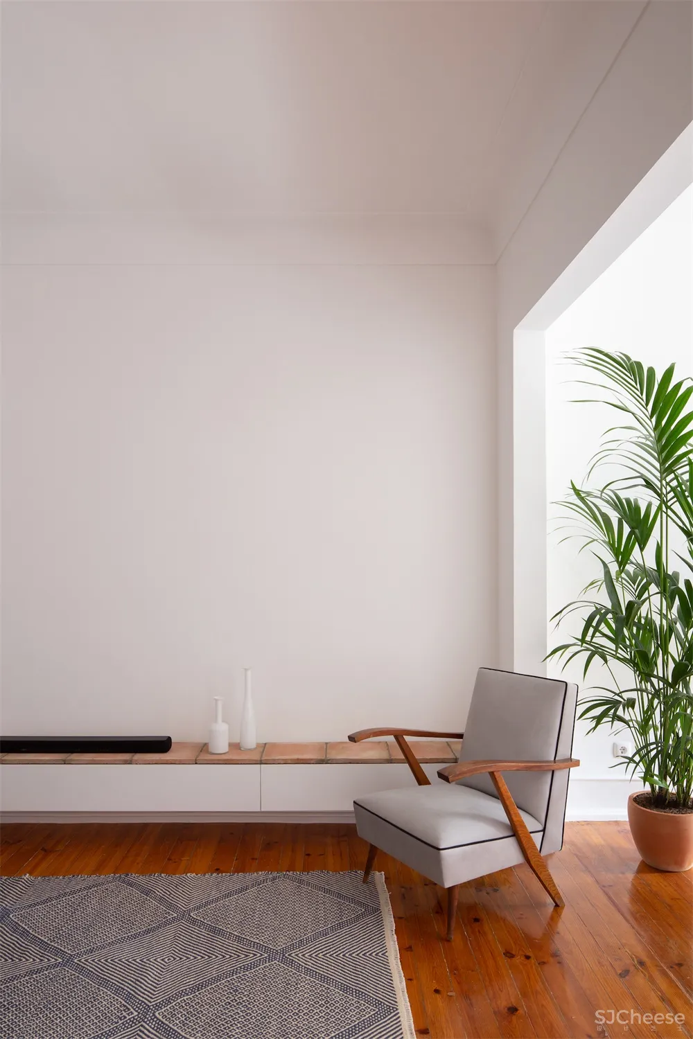 Lola Cwikowski l 葡萄牙Penha de france极简公寓