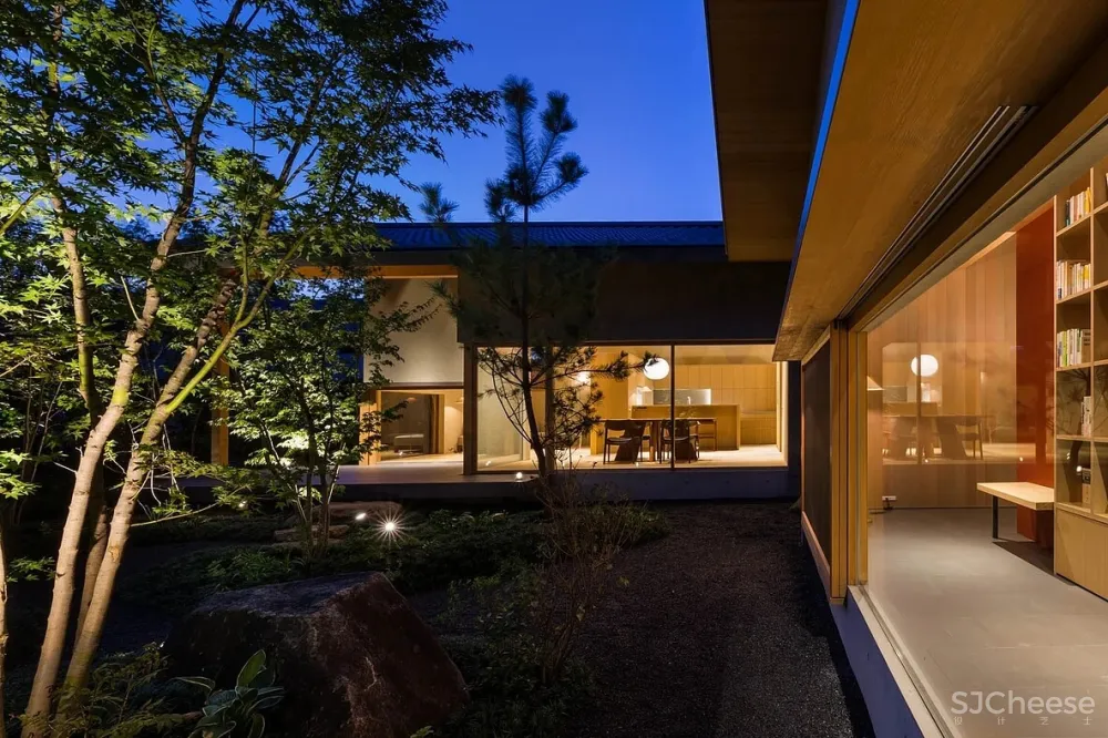 上町研究所 | 千年古迹边上的现代日式住宅