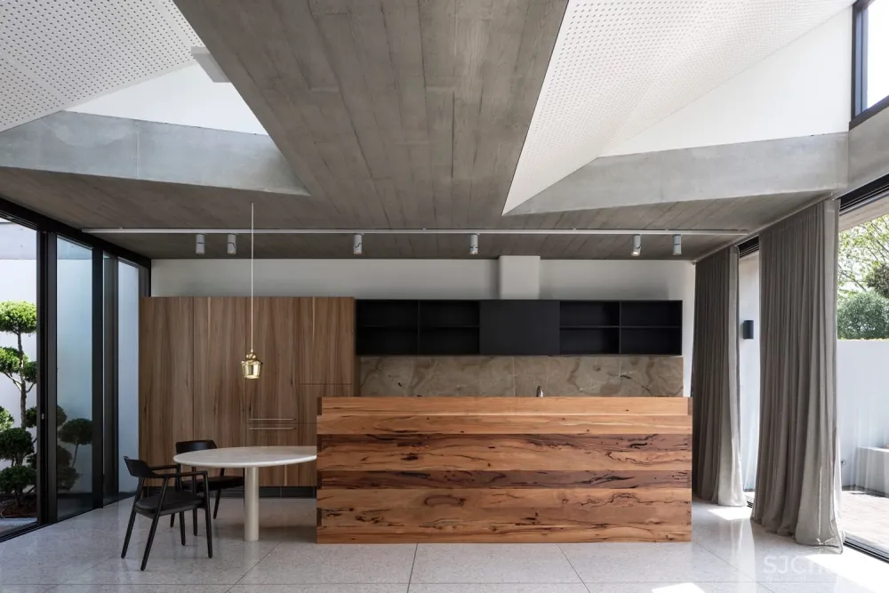 首发 | CO-AP设计,Woollahra单层四合院上被设计成一个当代的两层住宅