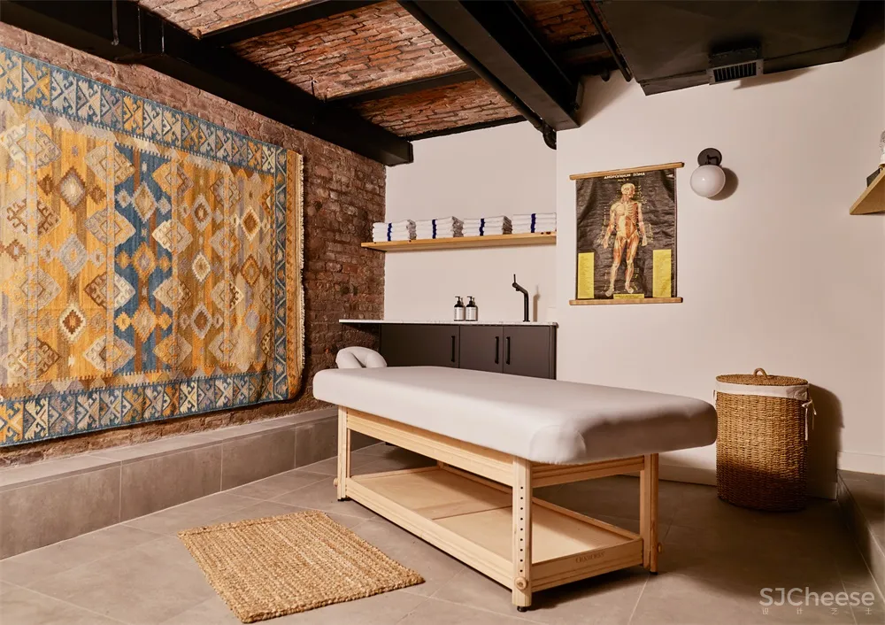 Verona Carpenter | 布鲁克林某厂房改造spa浴场