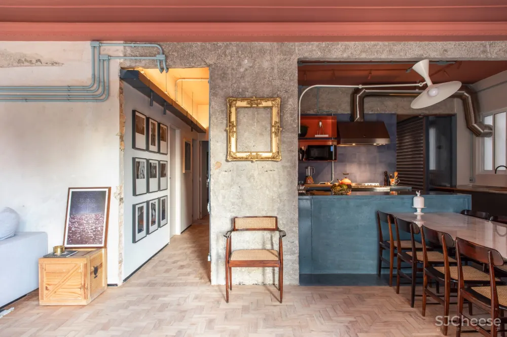 首发 | SuperLimao在圣保罗的公寓中加入了大胆的色彩和历史元素