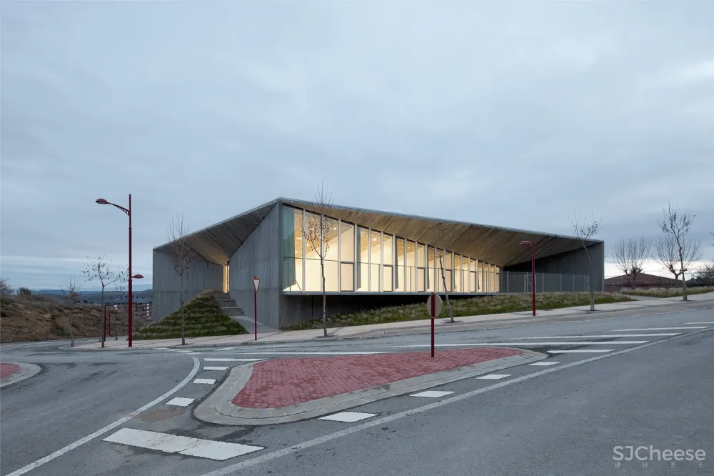 Taller Basico de Arquitectura | 空心岩石的结构建筑 首