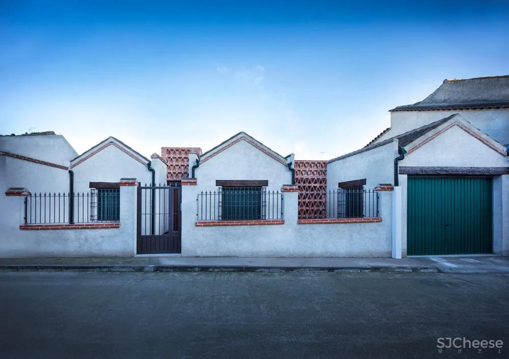OOIIO Arquitectura | 西班牙传统小屋 Cottage in Las Herencias 首
