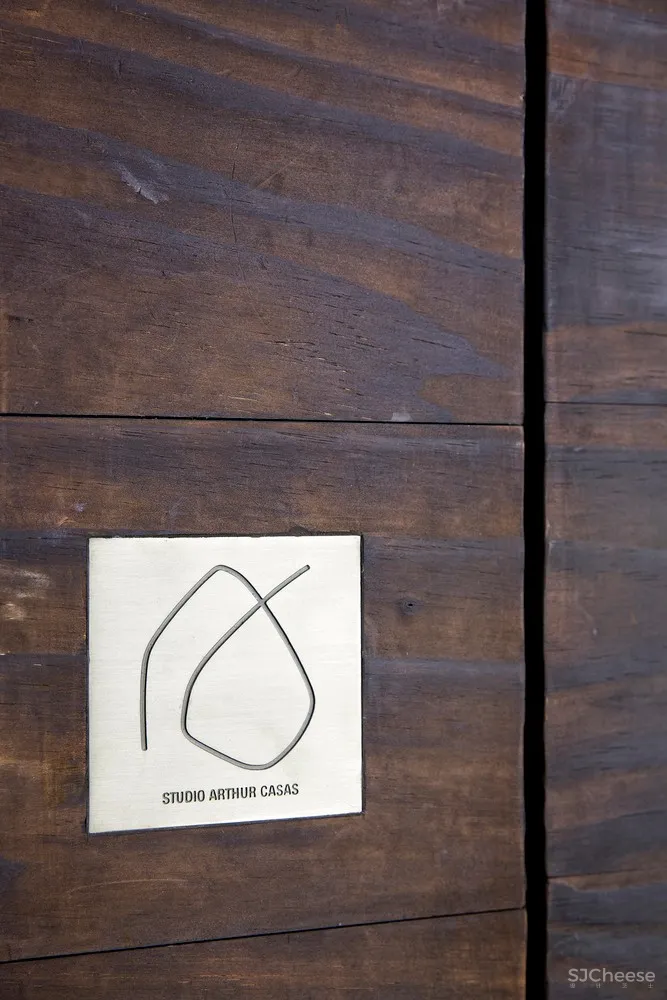 Studio Arthur Casas | Mistral 葡萄酒销售餐厅 首